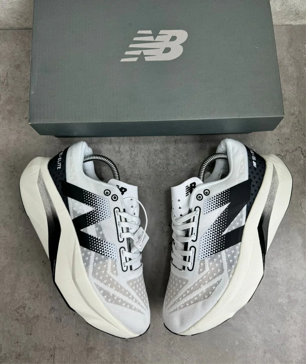 New Balance Fuellcell Blanco Negro