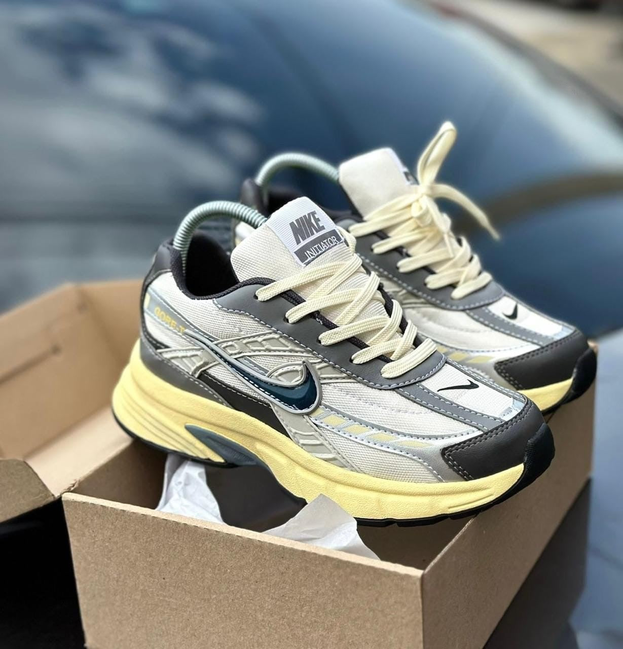 Tenis Nike Initiator Gris Beige